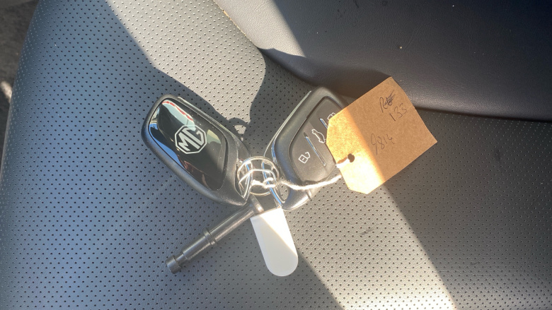 MG HS 1.5 T-GDI Trophy 5dr DCT Petrol Hatchback